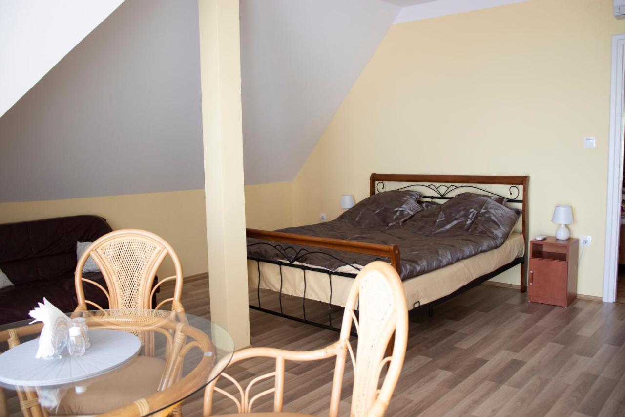 Gyoengyoem Apartman Balatonalmádi Eksteriør bilde